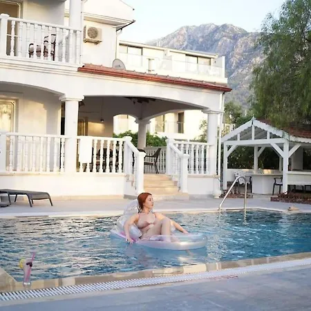 Villa Derin Su *